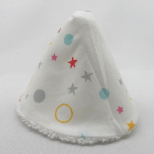 N°22 tipi pipi intérieur éponge  blanche  extérieur  tissu coton fond blanc à motif étoiles cercles