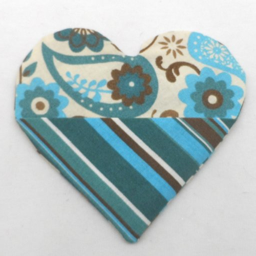 N° 69 marque page cœur tissu  bleu turquoise et chocolat à fleurs et rayures
