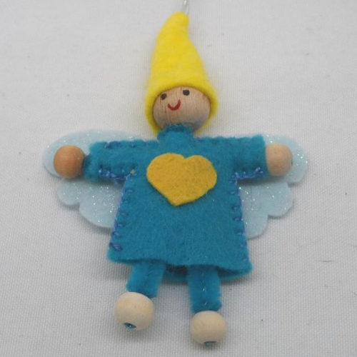 N°35 ange lutin  en feutrine bleu   cœur et chapeau jaune ailes bleu ciel pour décorer