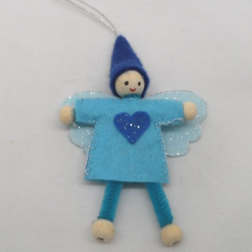 N°35 ange lutin  en feutrine bleu ciel   cœur et chapeau ailes bleu  marine  pour décorer
