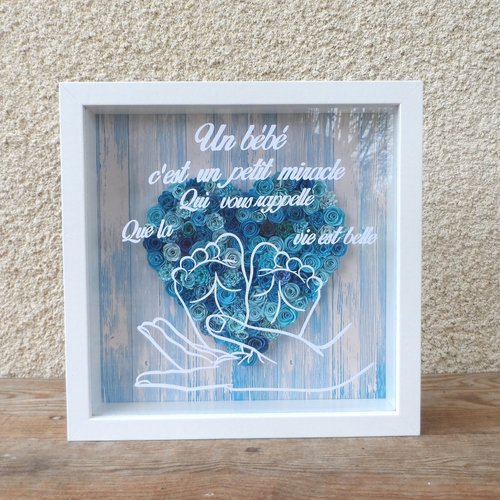 N°142 cadre carré blanc 3d citation "un bébé c'est un petit miracle qui vous rappelle que la vie est belle"  avec des fleurs en papier