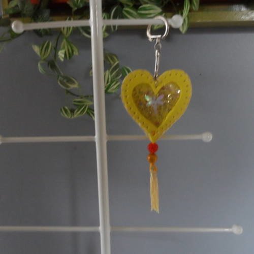 N° 43 porte clé cœur jaune en mousse pour saint valentin 