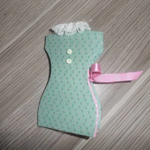 N°45 joli mannequin kit de couture de voyage ton vert et rose 
