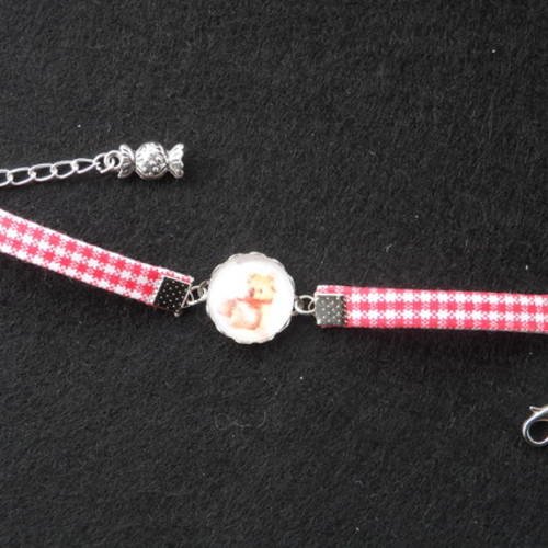 N°80 bracelet enfant cabochon 16 mm  ourson  tissu vichy rouge et blanc breloque bonbon 