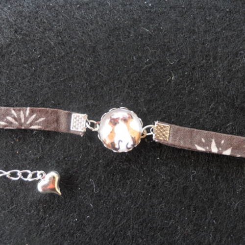 N°80 bracelet enfant cabochon 16 mm chats siamois  tissu fleuri fond marron 