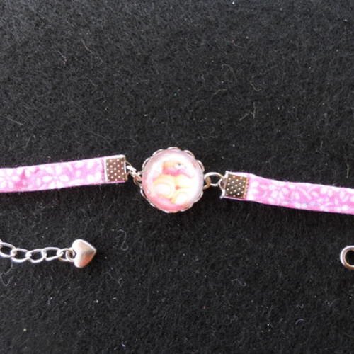 N°80 bracelet enfant cabochon 16 mm ourson cœur tissu fleur  fond rose 