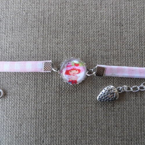 N°80 bracelet enfant cabochon 16 mm  personnage fraise tissu vichy rose et blanc 