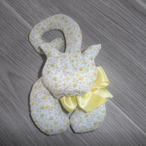 N°44 sachet senteur chat perché   nœud  en satin jaune en tissu  à fleurs diffuseur de lavande pour armoire ou autre