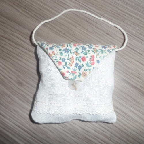Enveloppe sachet de pot pourri à suspendre en tissu à fleurs  et lin 