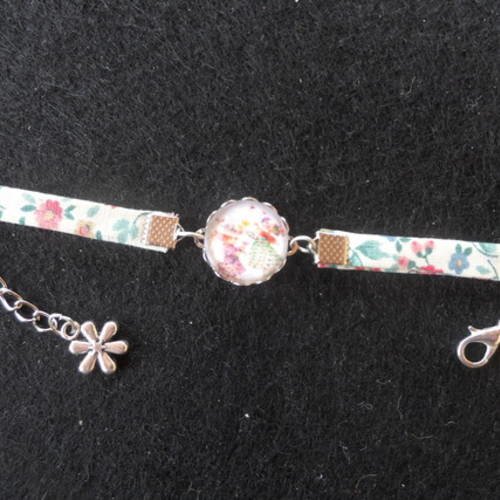 N°80 bracelet enfant cabochon 16 mm   tissu fleuri breloque  fleur 