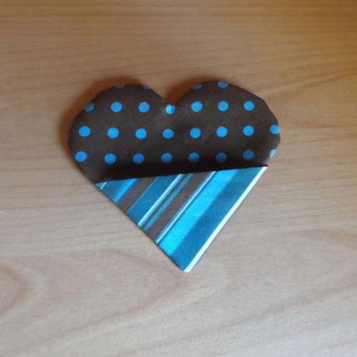 N°69 marque page cœur tissu  bleu turquoise et chocolat à pois et rayures