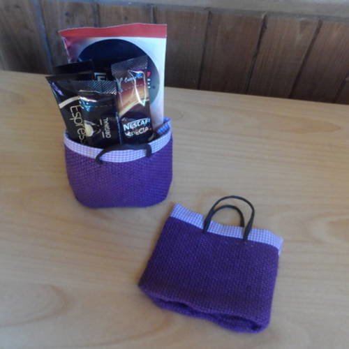 N°92 petit sac cabas en toile de jute violet bordure tissu petit vichy violet et blanc 