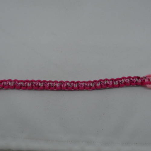 N°112 bracelet en para corde fuchsia  et un "panachage" de rose noir blanc clip attache rose n°3