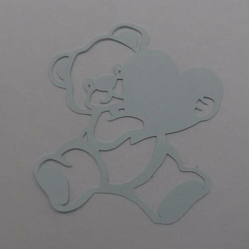 N°1 ourson avec un cœur  en papier bleu ciel très pale n°3 découpage  fin