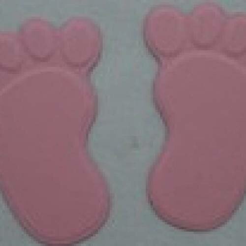 N°8 d'une paire de pieds  en papier  rose foncé    découpage et gaufrage 