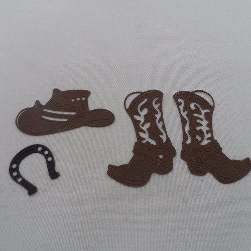 N°877  lot thème cow-boy  deux bottes un chapeau un fer à cheval en papier tapisserie marron foncé  et noir   découpage fi