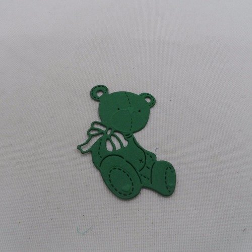 N°665 adorable petit ourson   en papier vert foncé  découpage fin et gaufrage