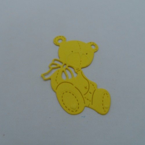 N°665 adorable petit ourson   en papier jaune découpage fin et gaufrage