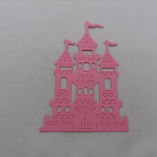 N°653 a d'un grand château à trois donjons  en papier  rose + clair   découpage fin et gaufrage