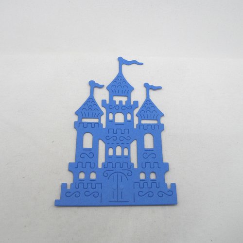 N°653 a d'un grand château à trois donjons  en papier  bleu  découpage fin et gaufrage