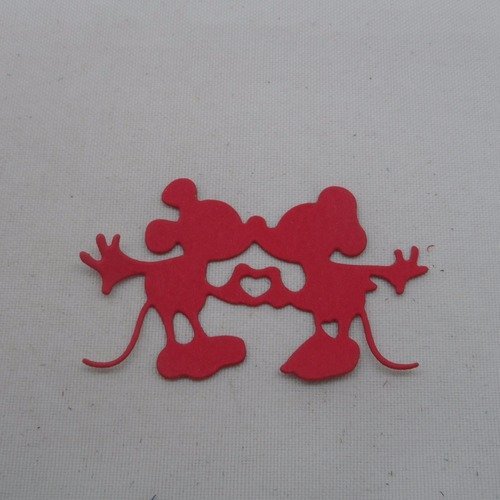 N°912 d'un couple de  souris célèbres leurs mains forment un cœur   en papier rouge  découpage fin