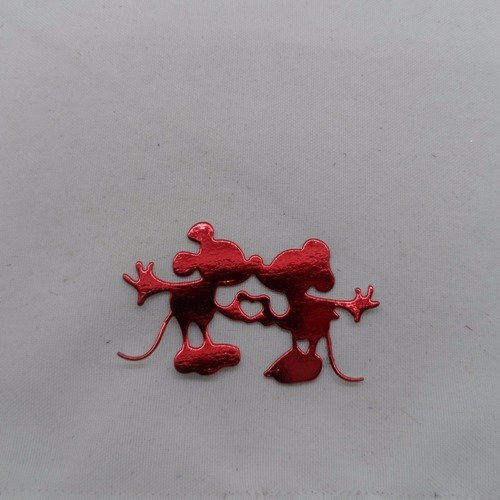 N°912 d'un couple de  souris célèbres leurs mains forment un cœur   en papier " métallisé"  rouge  découpage fin