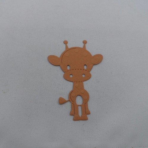 N°669 jolie petite girafe  en papier marron  "caramel"   découpage fin et gaufrage 
