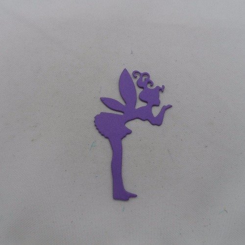 N°583 une petite "fée papillon"  qui envoi un bisou en papier violet  découpage