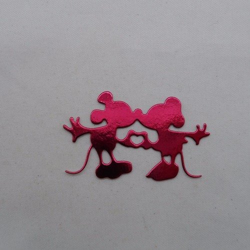 N°912 d'un couple de  souris célèbres leurs mains forment un cœur   en papier métallisé rose découpage fin