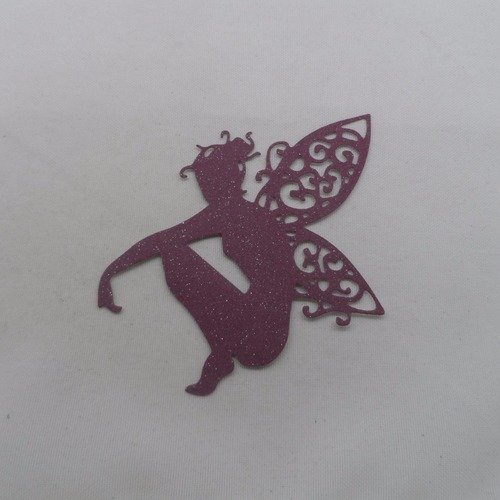 N°640 jolie fée  papillon  accroupie  en papier tapisserie violet à paillette  découpage fin