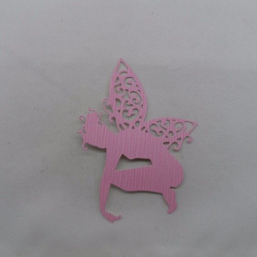 N°640 jolie fée  papillon accroupie  en papier tapisserie  rose  découpage fin