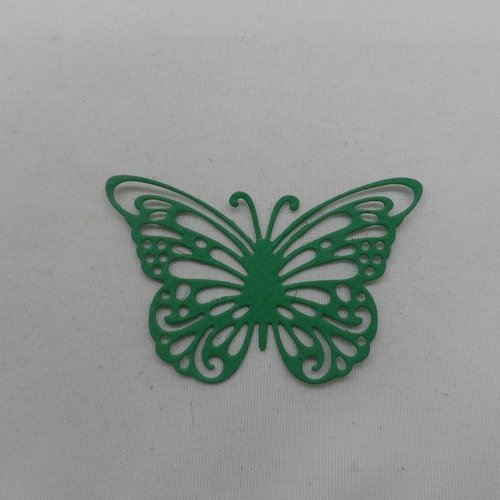 N°932  papillon en papier  vert    découpage fin