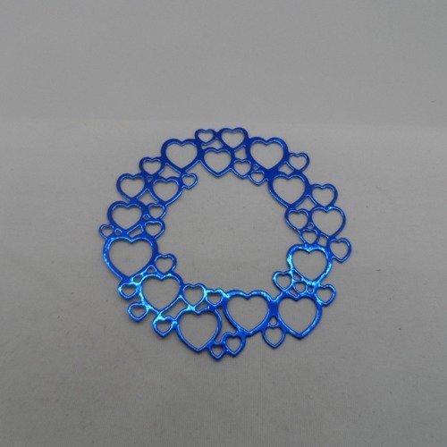 N°962 d'une couronne de cœur  en papier bleu métallisé découpage fin