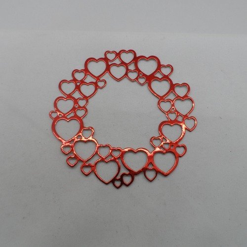 N°962 d'une couronne de cœur  en papier rouge métallisé découpage fin