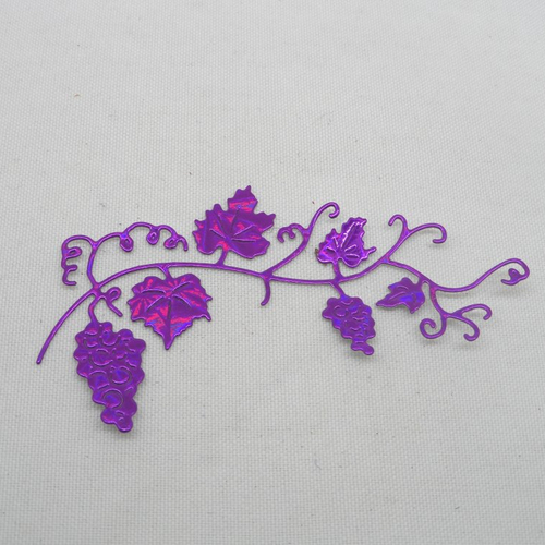 N°887   des  grappes de raisin  avec feuilles et vrilles en papier   violet métallisé  découpage fin