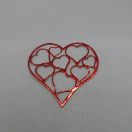 N°484 d'un cœur remplis de cœurs  en papier rouge métallisé  découpage fin 