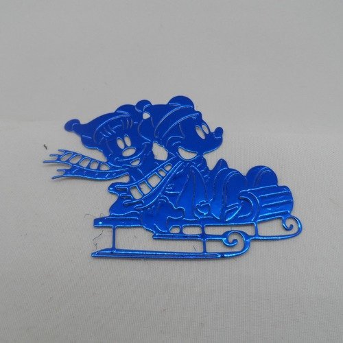 N°968 d'un couple de  souris célèbres faisant de la luge    en papier  bleu métallisé  découpage fin