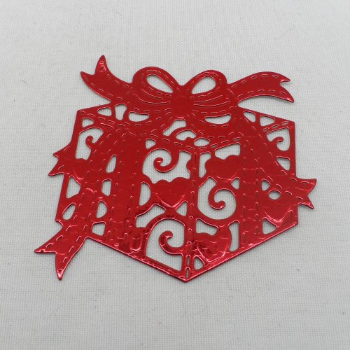 N°651  paquet cadeau romantique avec des cœurs  en papier  rouge  métallisé  n°1 découpage fin