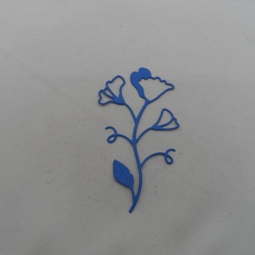 N°804  jolie fleur n°1 fine  en papier bleu    découpage fin