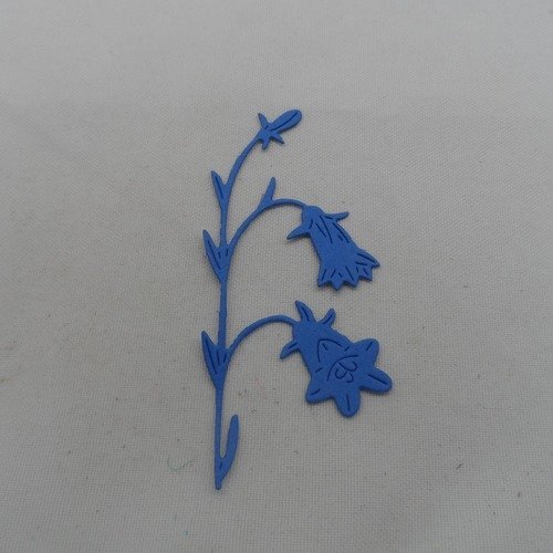 N°807  jolie fleur n°4 fine  en papier bleu    découpage fin