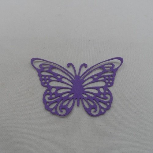 N°932  papillon en papier violet   découpage fin