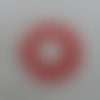 N°963 d'un cercle "couronne" évidé de cœur et de rond  en papier rouge  découpage fin