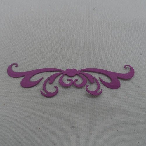 N°983  d'une "bordure" arabesque cœur  en papier  violet     découpage fin