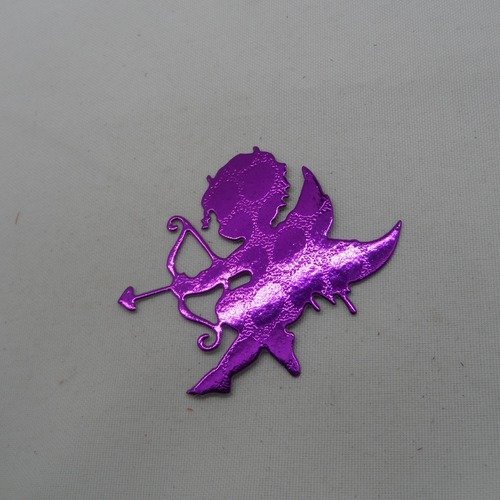 N°988 cupidon  avec son arc et une flèche    en papier  violet métallisé motif incrusté