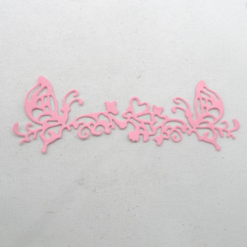 N°647  d'une jolie "frise" papillon cœur "feuillage"  en papier rose n°1 découpage fin