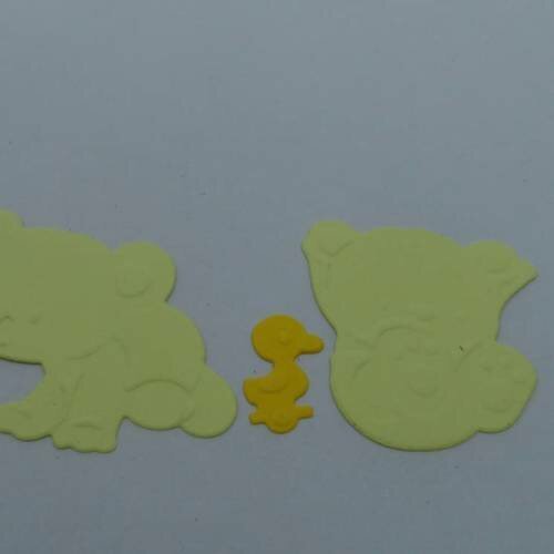N°3 de 2 oursons jaunes clairs et un petit canard jaune en papier découpage et gaufrage