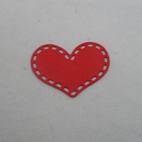 N°1034  jolie  cœur   en papier  rouge   découpage fin