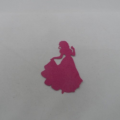 N°1047 jolie princesse  en papier  tapisserie fuchsia    découpage  fin