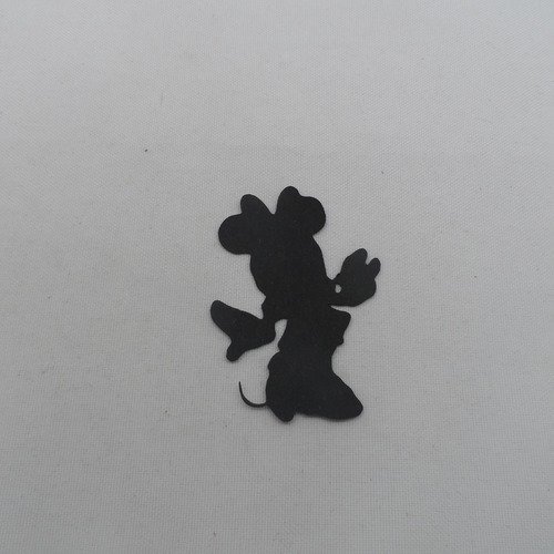 N°1067  souris fille célèbre n°3  en papier  noir  découpage fin