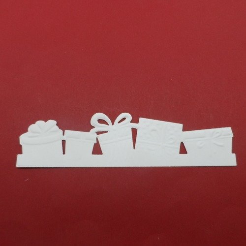 N°1017  bordure de cadeaux en papier blanc  découpage et gaufrage